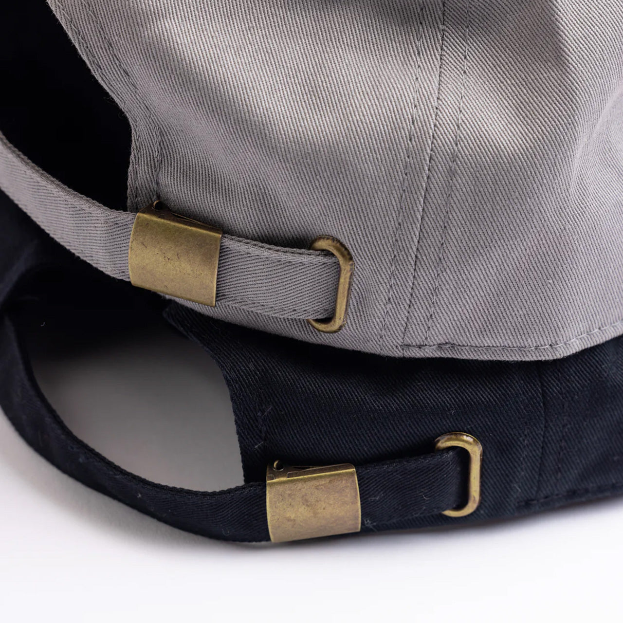 【ANACHRONORM】GLITCH EMBROIDERY CAP|ANNK005