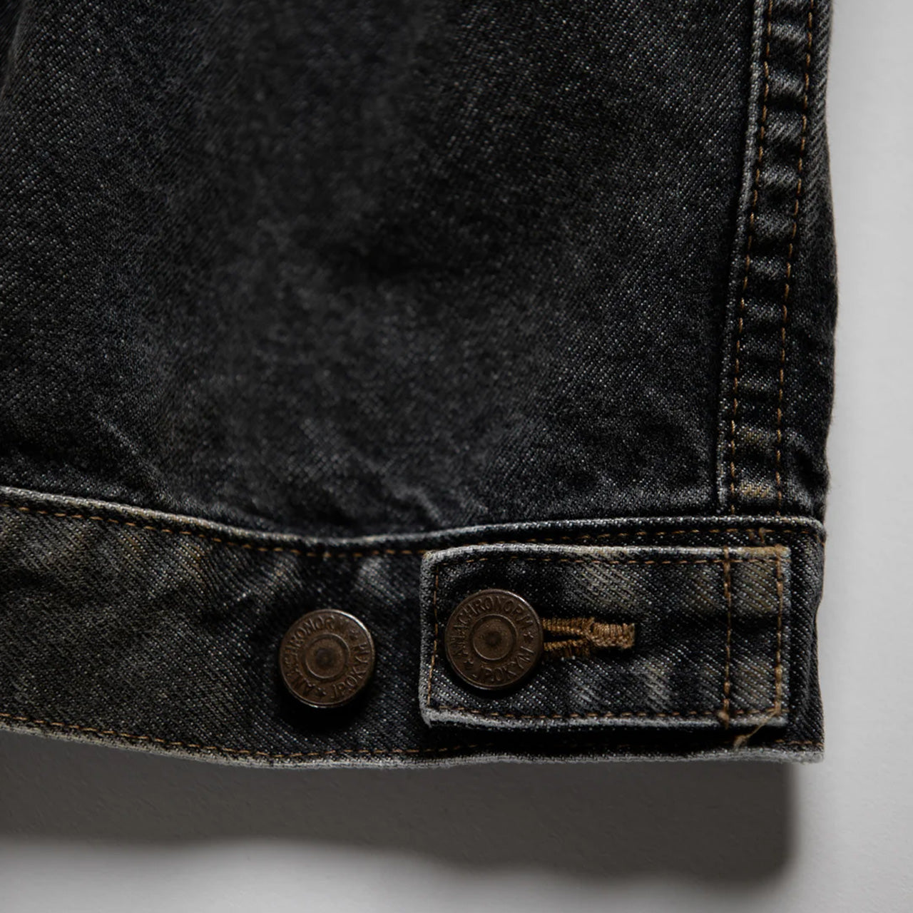 【ANACHRONORM】FRONT TUCK WASHED BLACK DENIM JACKET BLACK (AGING)|AN341-W
